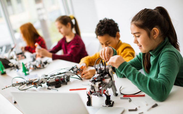 Programming and Robotics Learning at the School Level